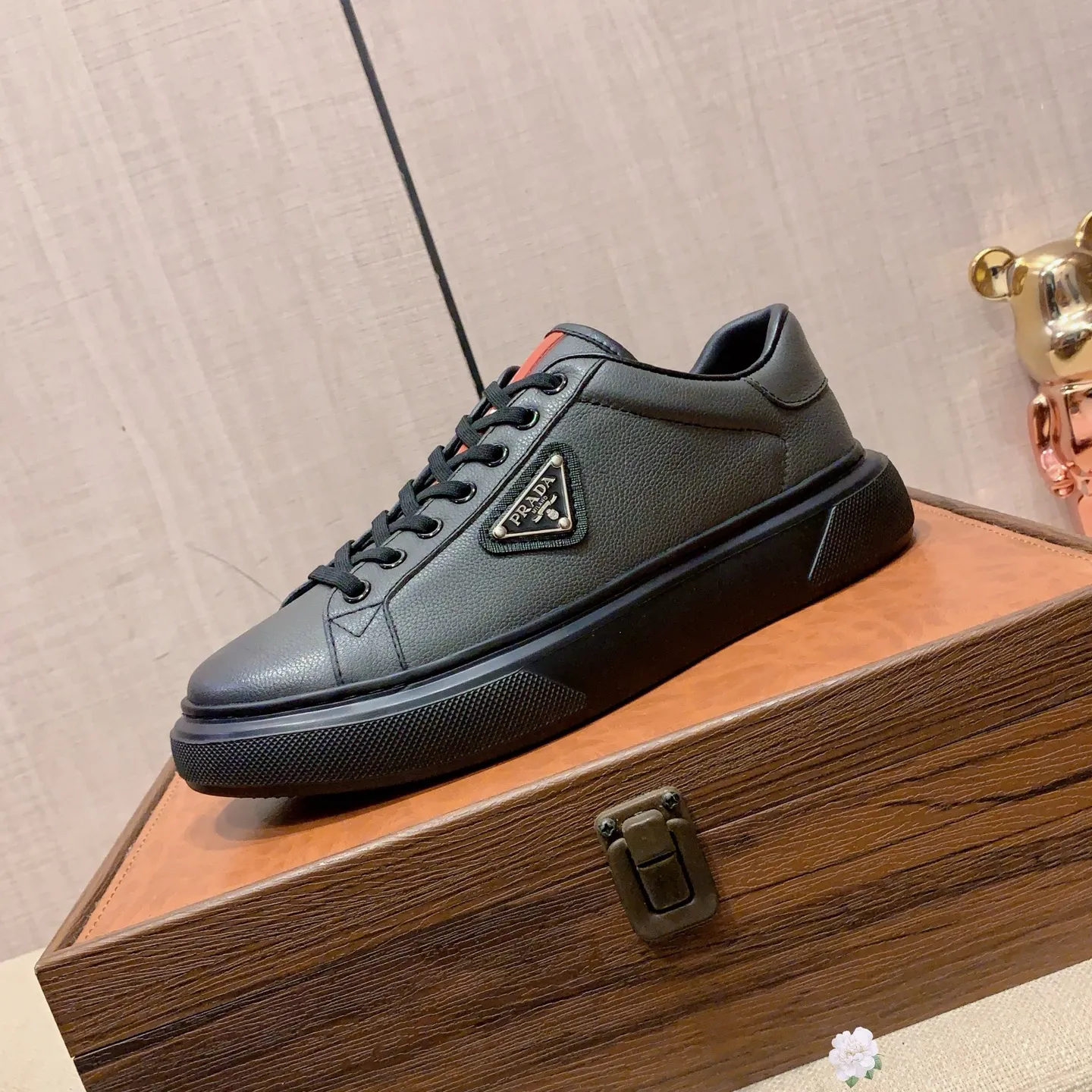 Men's men's shoes💰460💰💰🎩🎩[Lightning][Lightning] "PRADA*" The latest and most popular casual shoes, top brand [seduce] luxury ~ purchasing agency, top ~ quality. [Strong] The upper is made of imported breathable and polished cowhide material ➕ Breathable sheepskin feet (•) with fine workmanship. The original stylish and stylish soft rubber wear-resistant and non-slip outsole is light and comfortable on the feet. The real thing looks better when taken in real life. 0186: code: 38-44, 2️⃣ colors selected
